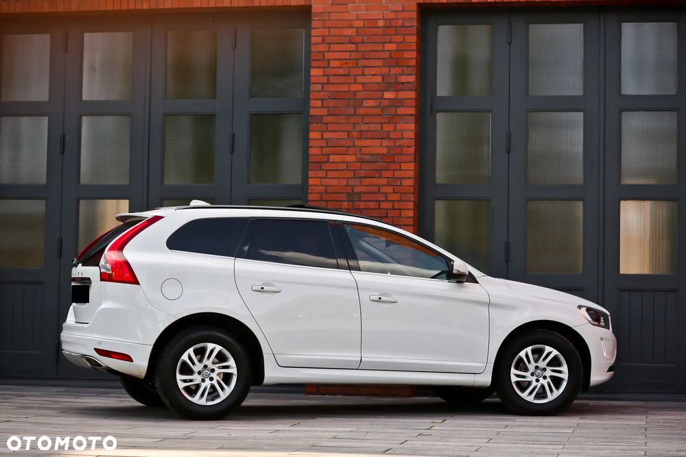 Volvo XC 60 D4 Geartronic Momentum - 17