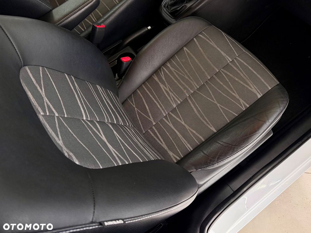 Kia Venga - 22