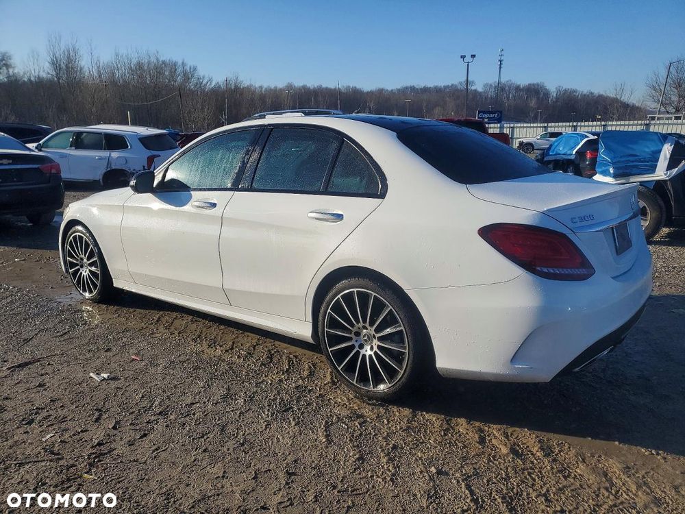 Mercedes-Benz Klasa C 300 9G-TRONIC AMG Line - 2