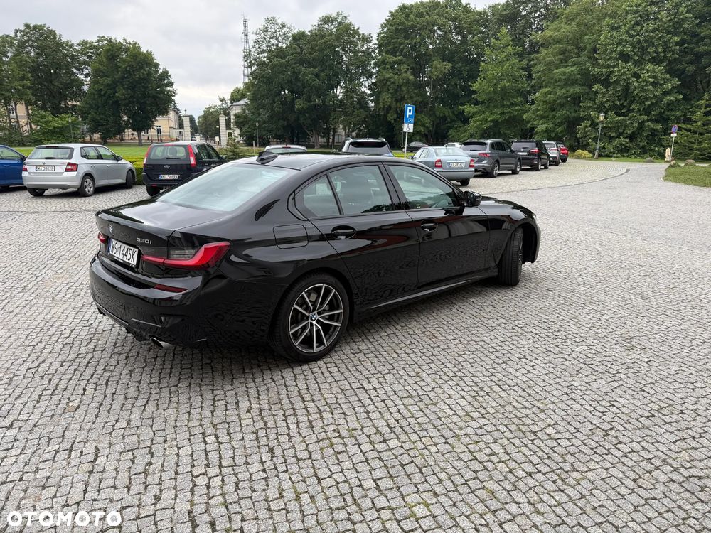 BMW Seria 3 330i xDrive - 5