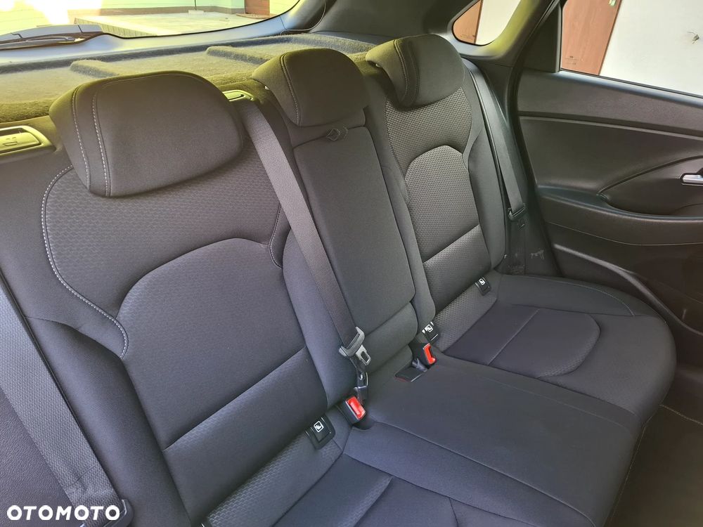 Hyundai i30 blue 1.6 CRDi YES Gold - 17