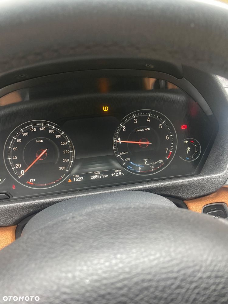 BMW Seria 3 330i GPF xDrive - 8