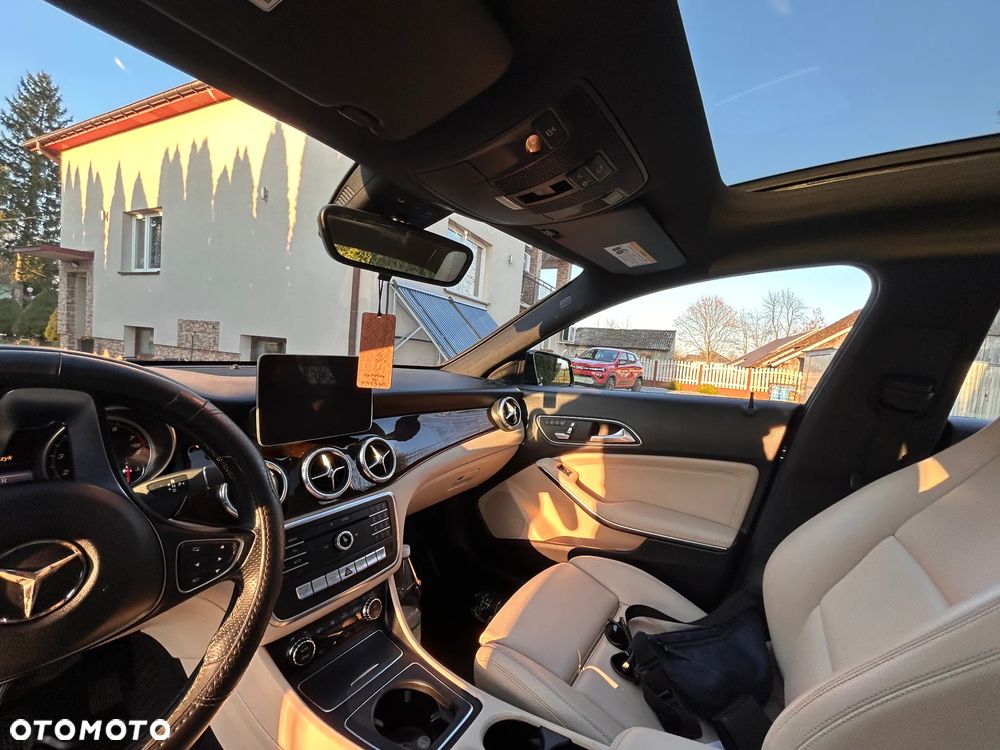 Mercedes-Benz CLA 250 7G-DCT AMG Line - 11