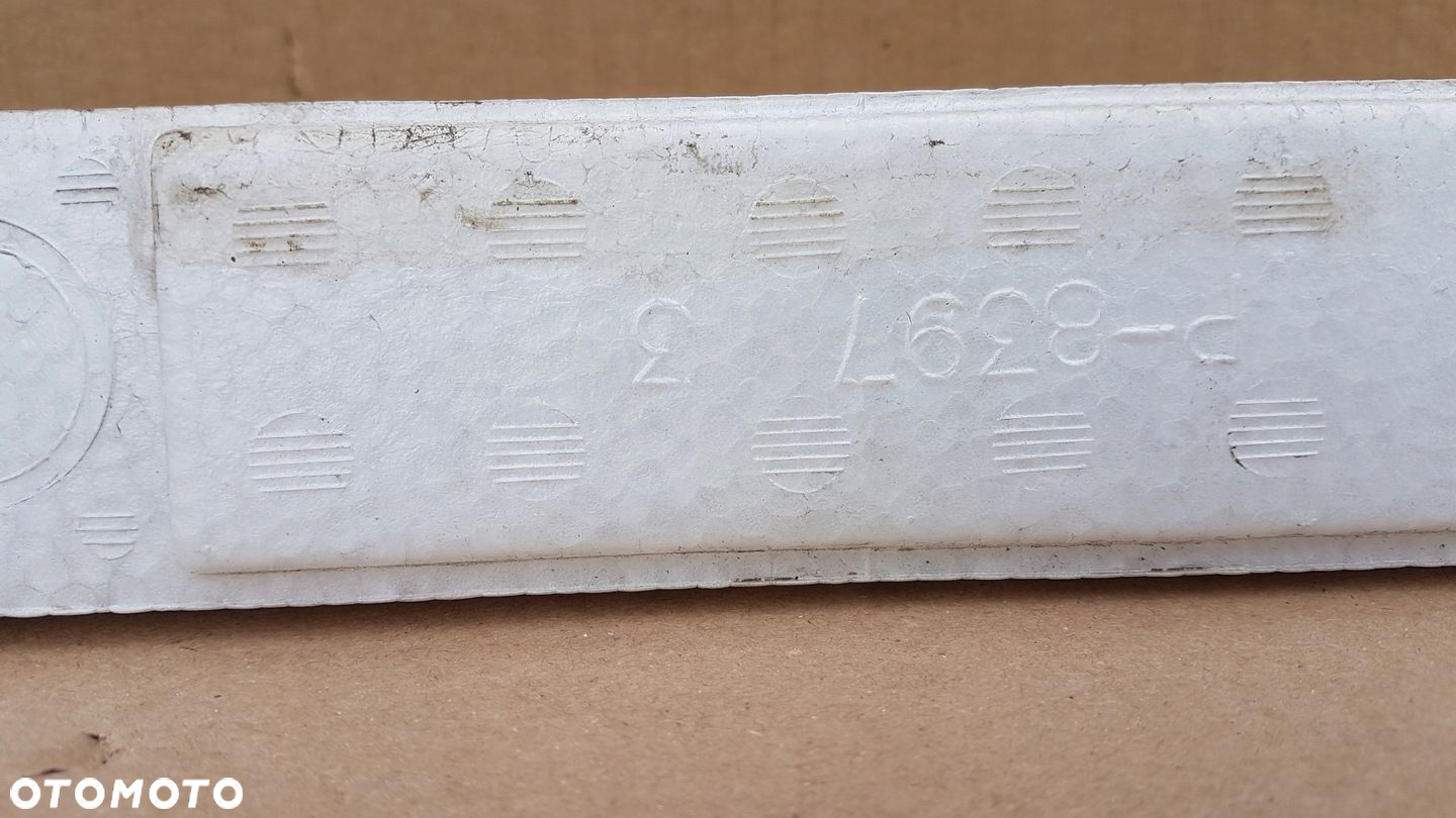 ABSORBER ZDERZAKA PRZÓD DOLNY NISSAN ARIYA 22- DEMONTAŻ - 9