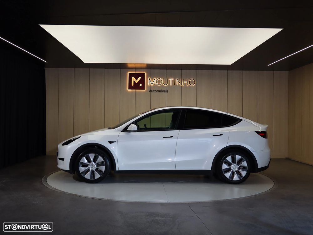 Tesla Model Y 2024 photo 2