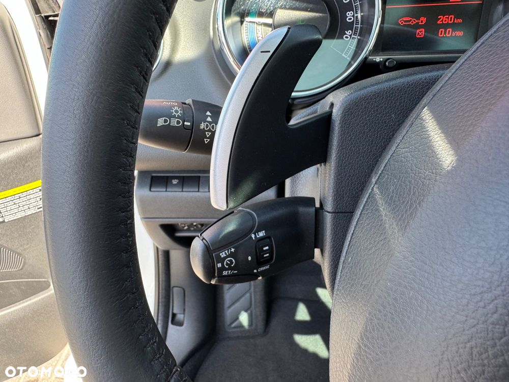 Peugeot 3008 Hybrid4 - 19
