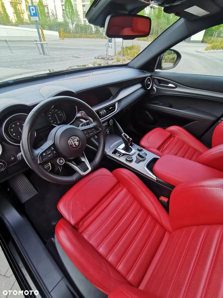 Alfa Romeo Stelvio 2.0 Turbo 16V AT8-Q4 Veloce Ti - 16
