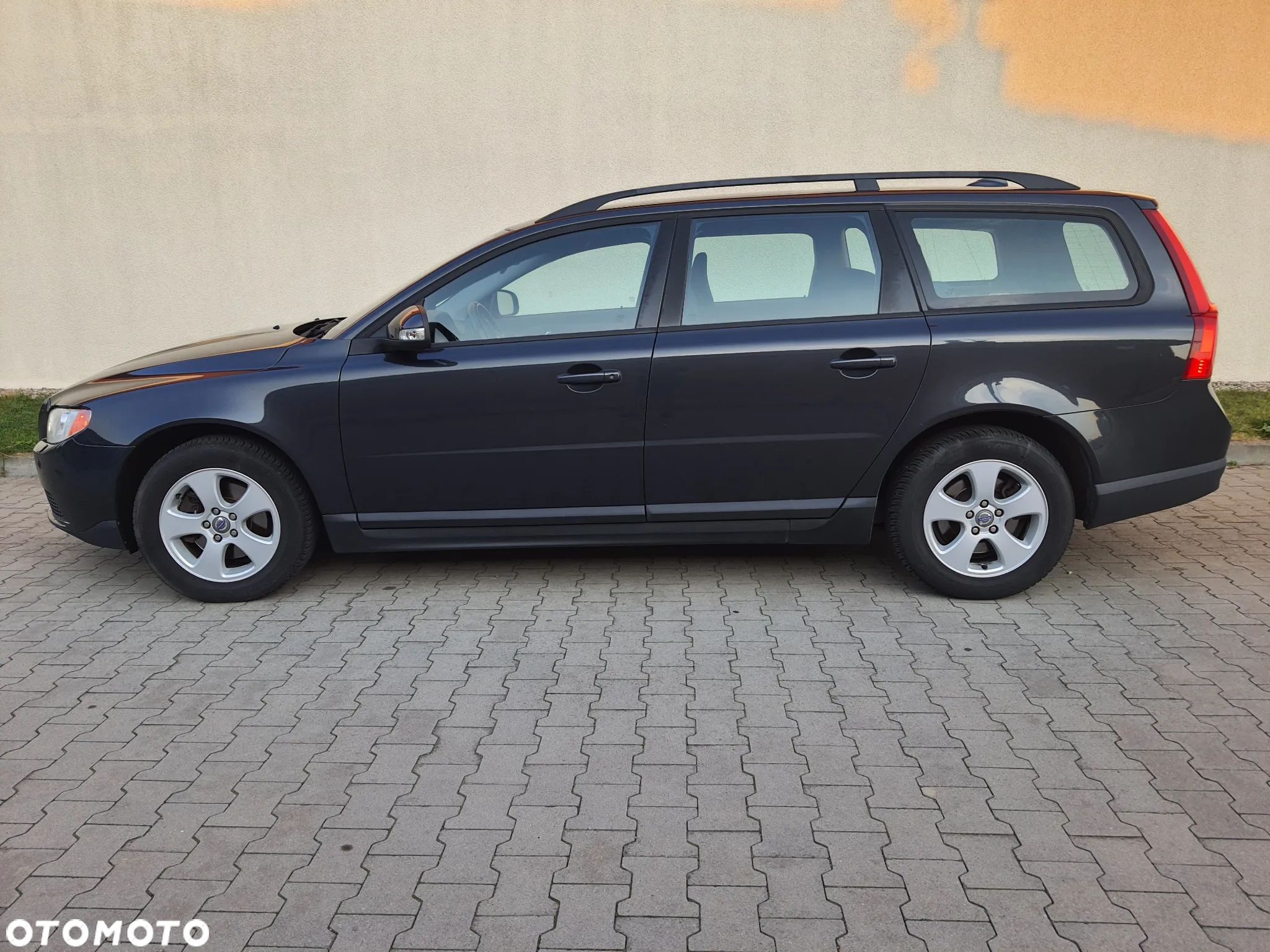 Volvo V70 2.0 Summum - 1