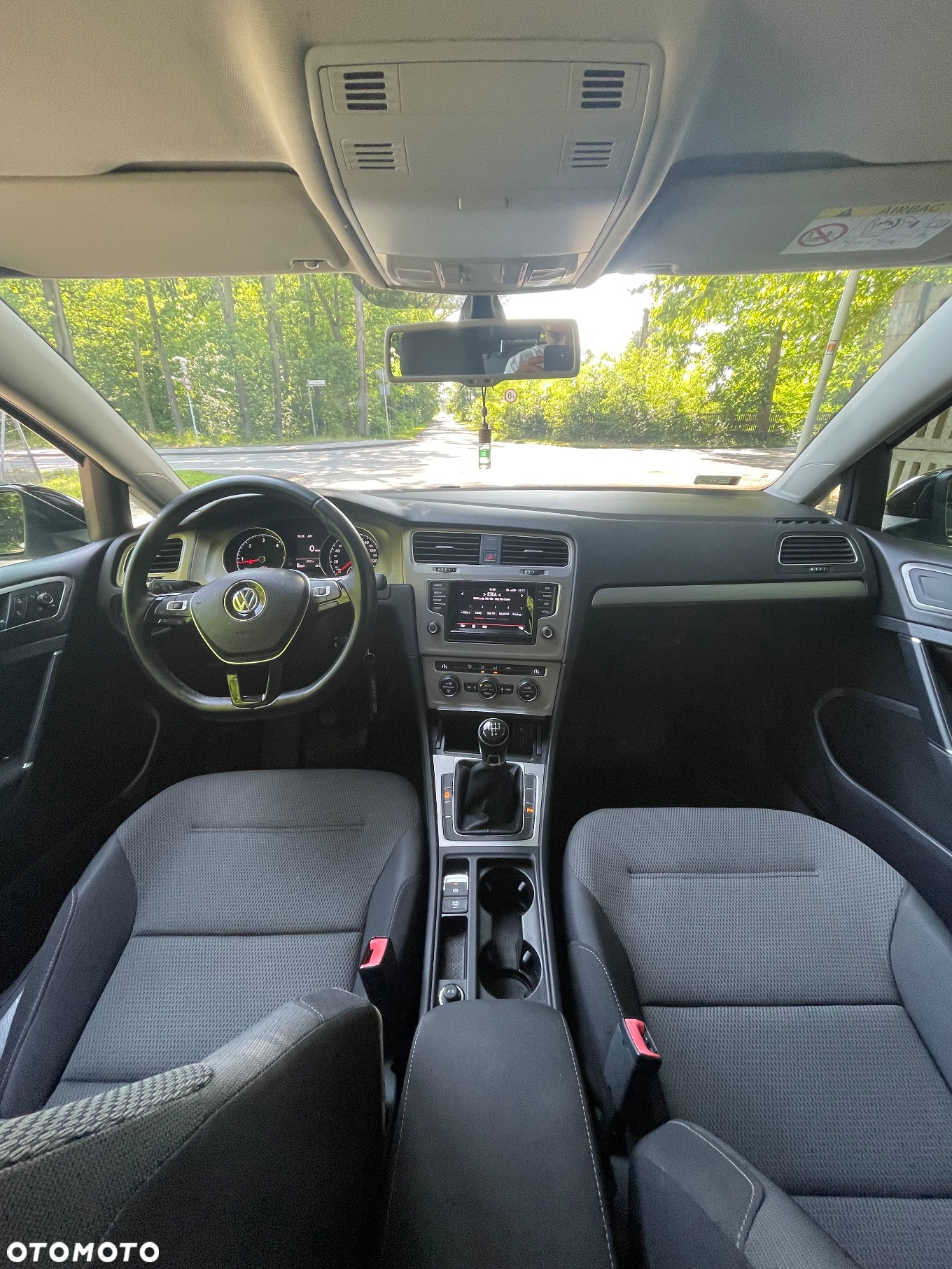Volkswagen Golf 1.6 TDI BlueMotion Technology Comfortline - 22