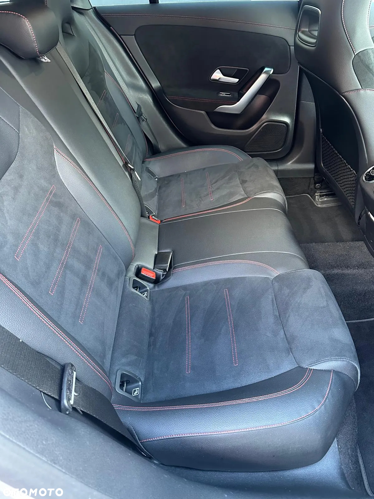 Mercedes-Benz CLA - 13