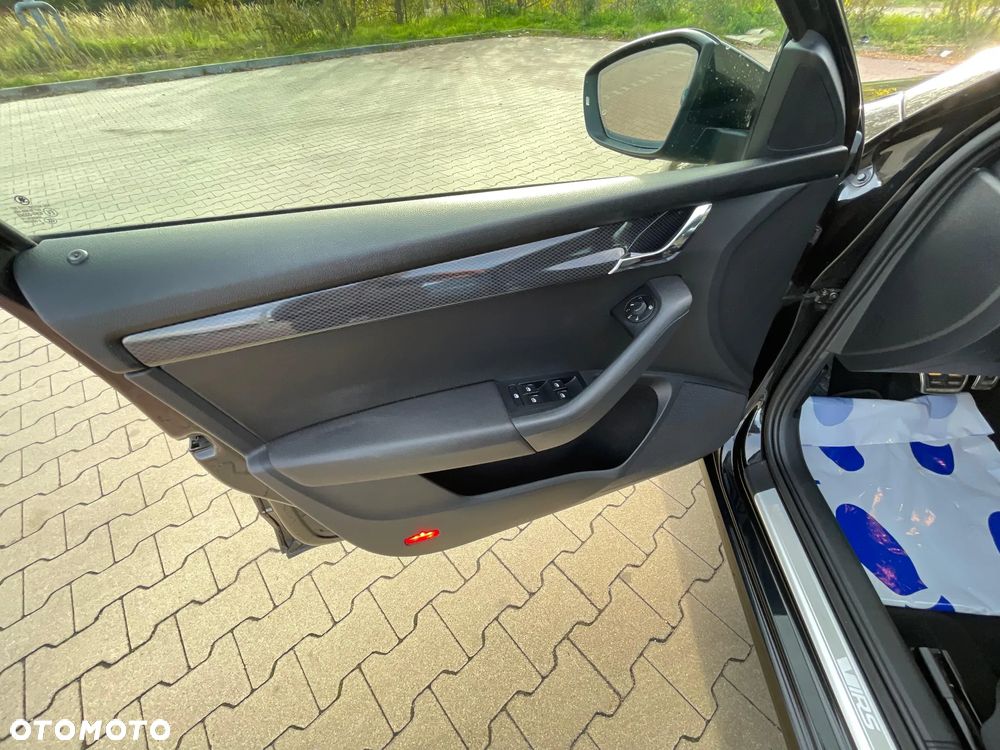 Skoda Octavia 2.0 TDI DSG RS - 21