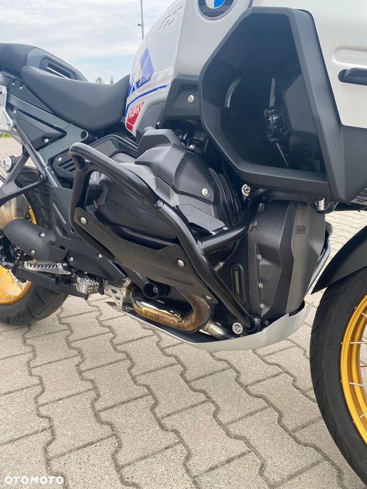 BMW R - 9