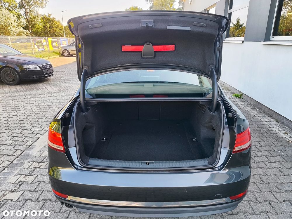 Audi A4 Limousine 2.0 TDI S tronic sport - 18