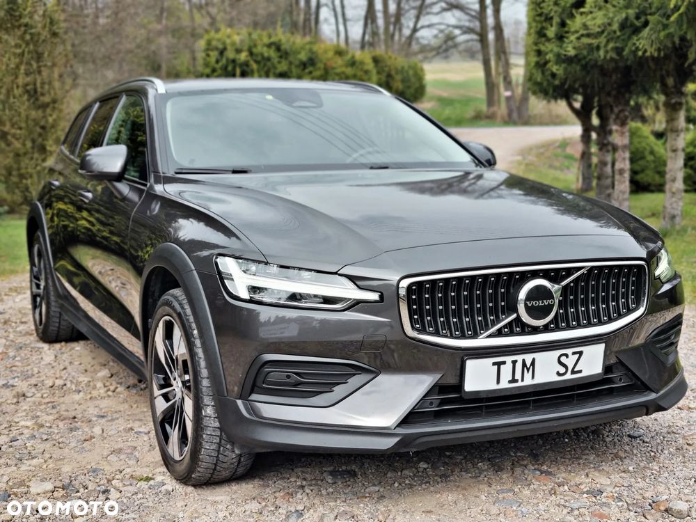 Volvo V60 Cross Country B4 D AWD Ultimate - 4