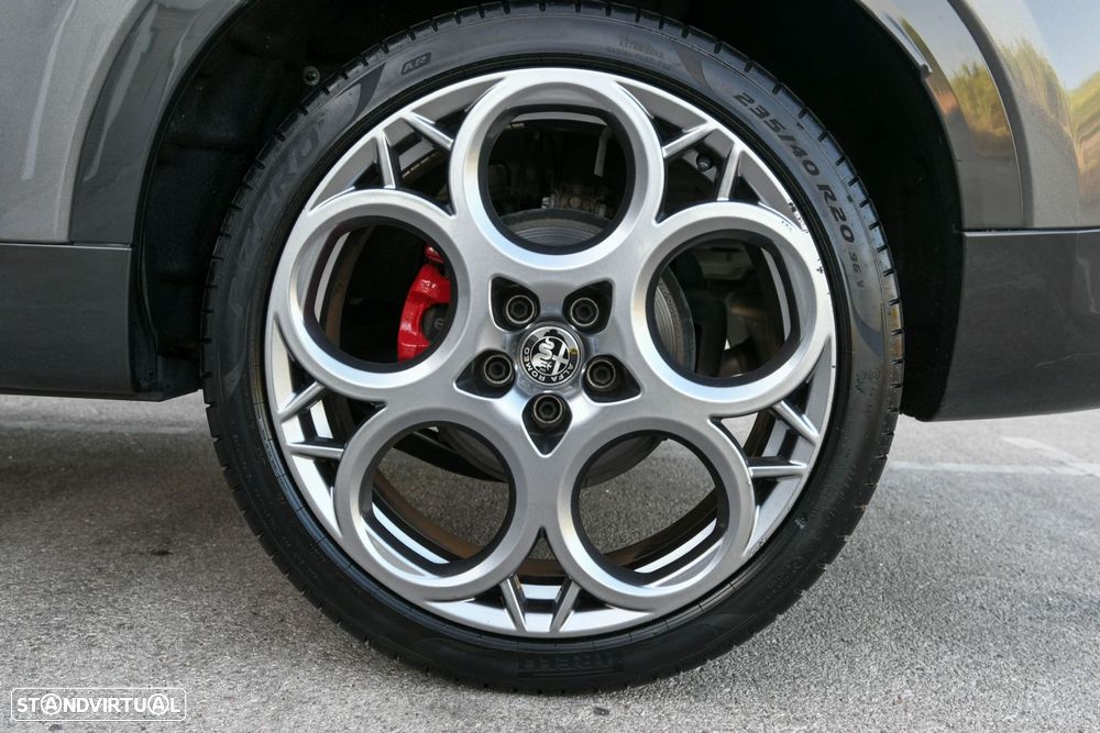 Alfa Romeo Tonale 1.5 Hybrid Edizione Speciale - 32