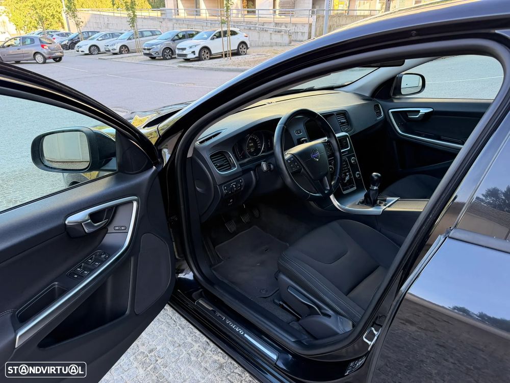 Volvo V60 D2 Momentum - 5
