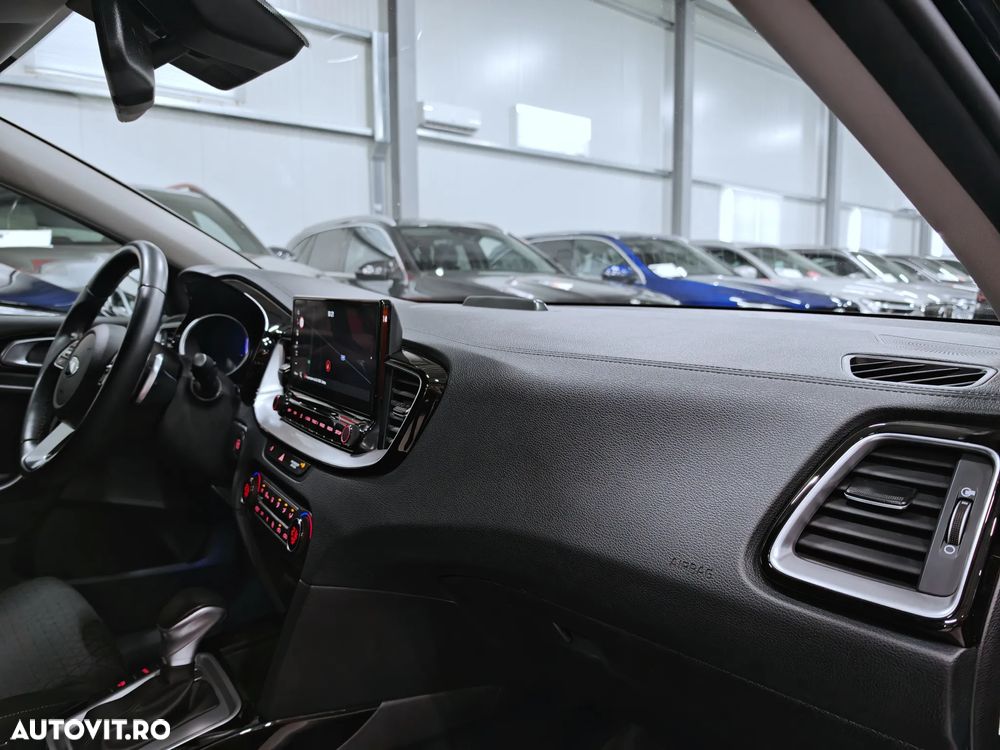 Kia Ceed 1.6 GDI 6DCT PHEV Vision - 24