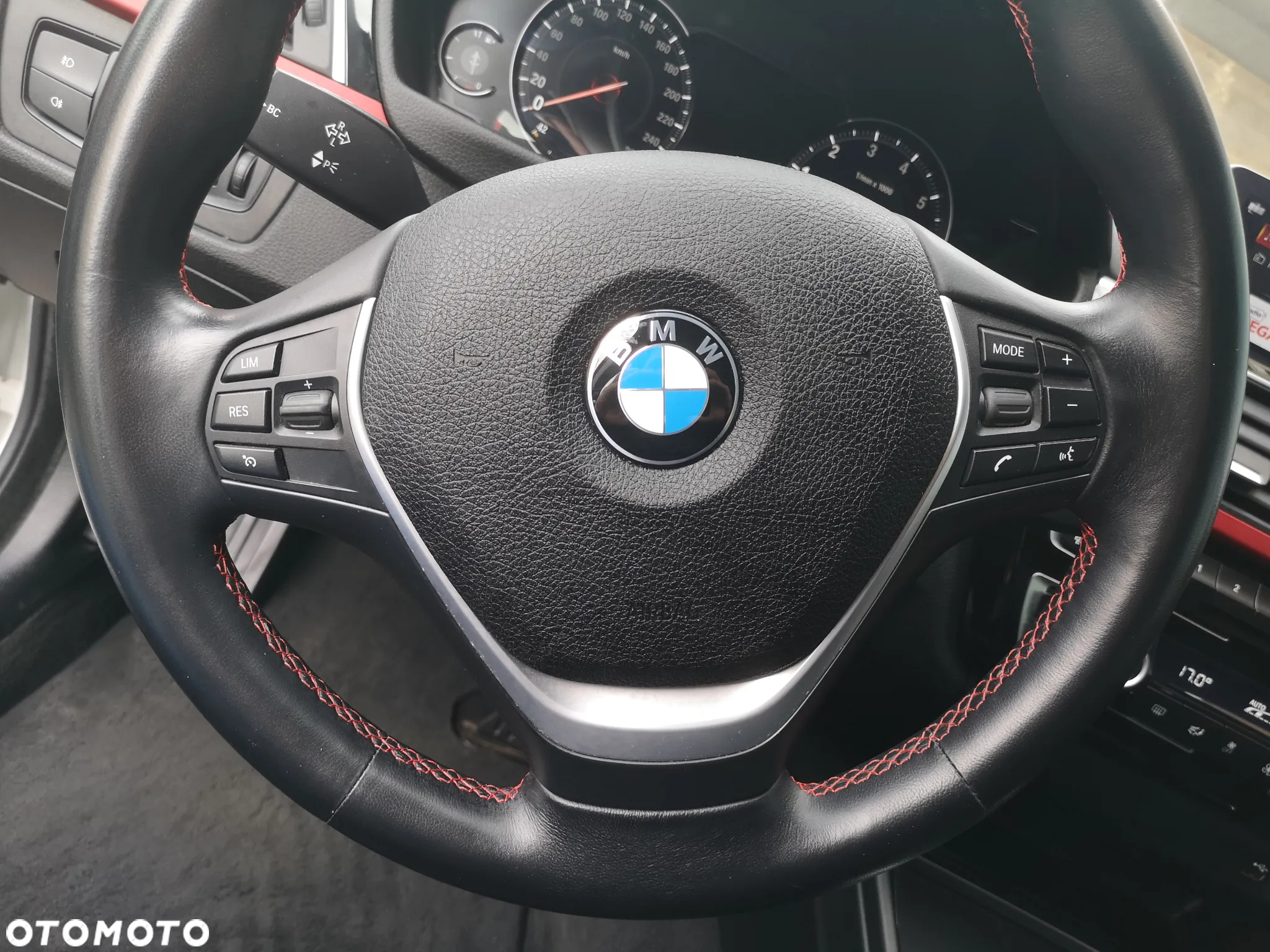 BMW 3GT 320i Sport Line - 12