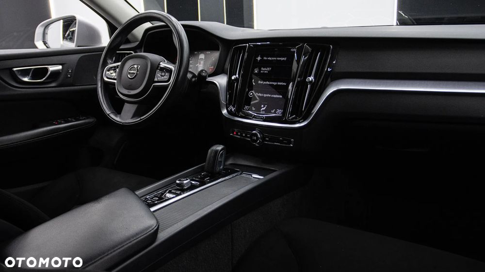 Volvo V60 B4 D Momentum Pro - 17