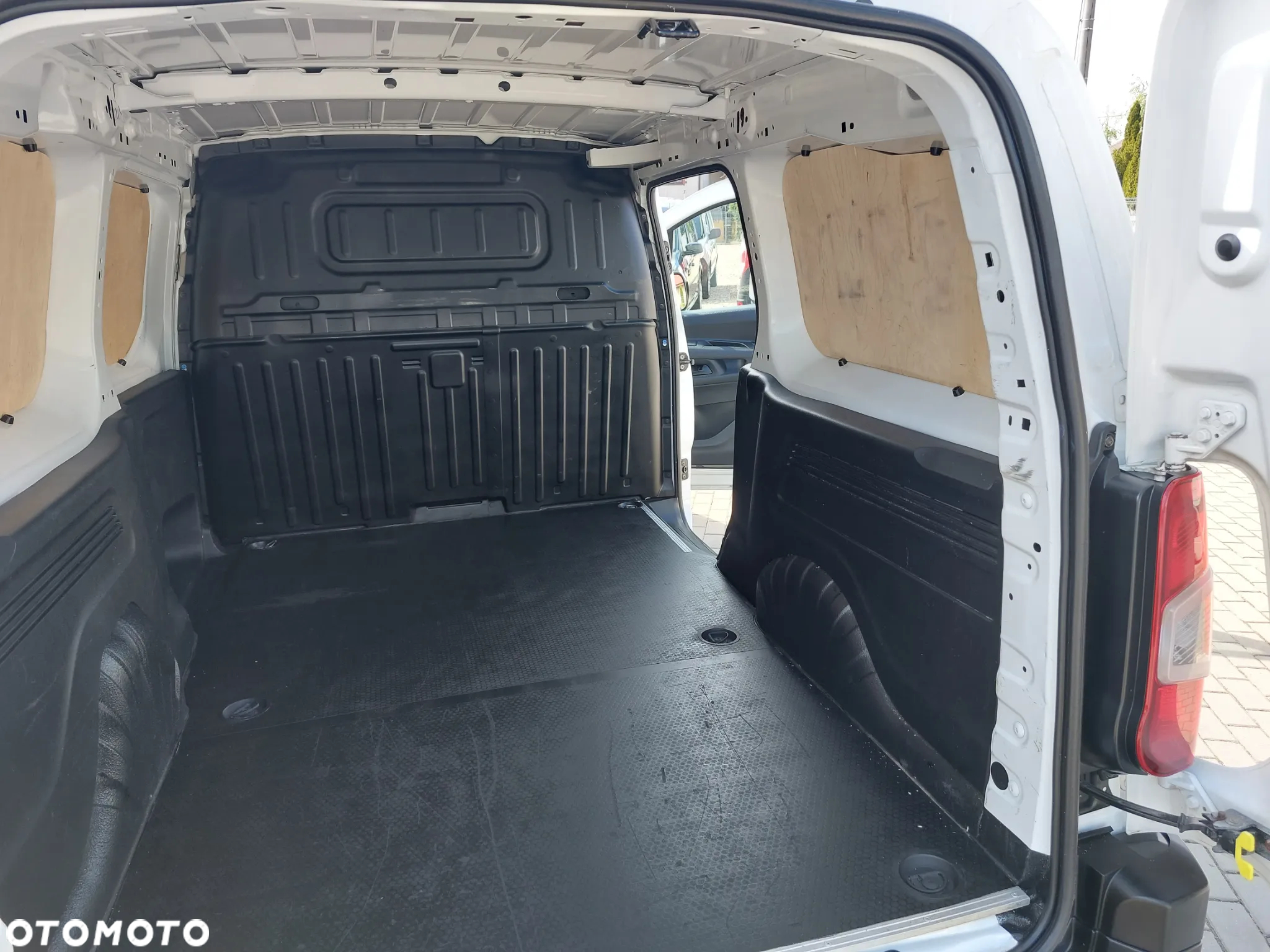 Opel Combo Life 1.5 CDTI Enjoy S&S - 21