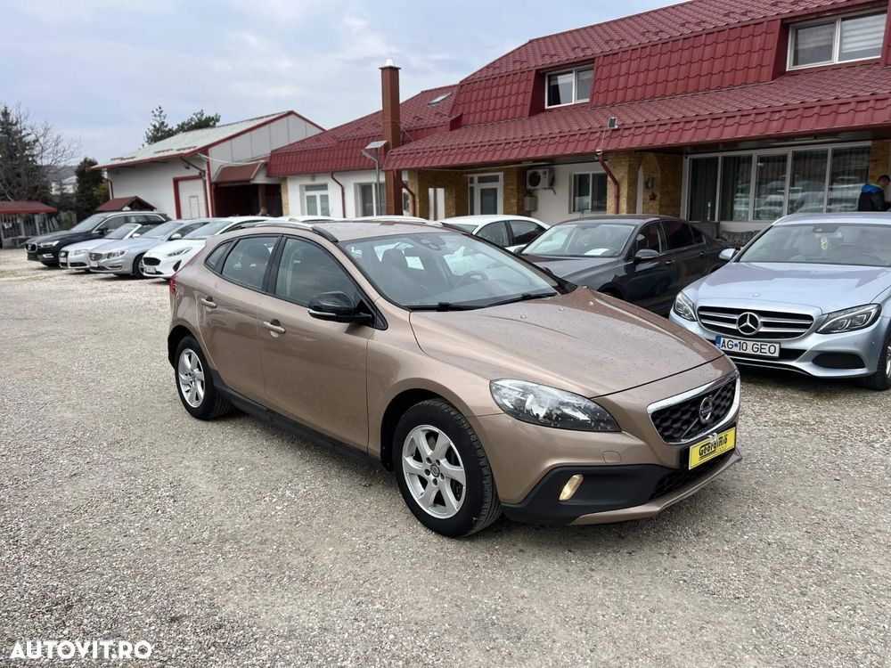 Volvo V40 D4 Geartronic Momentum - 1