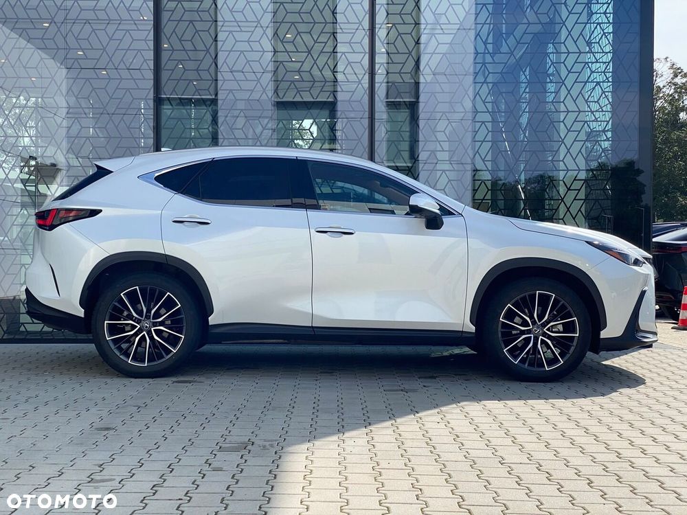 Lexus NX 350h Omotenashi AWD - 4