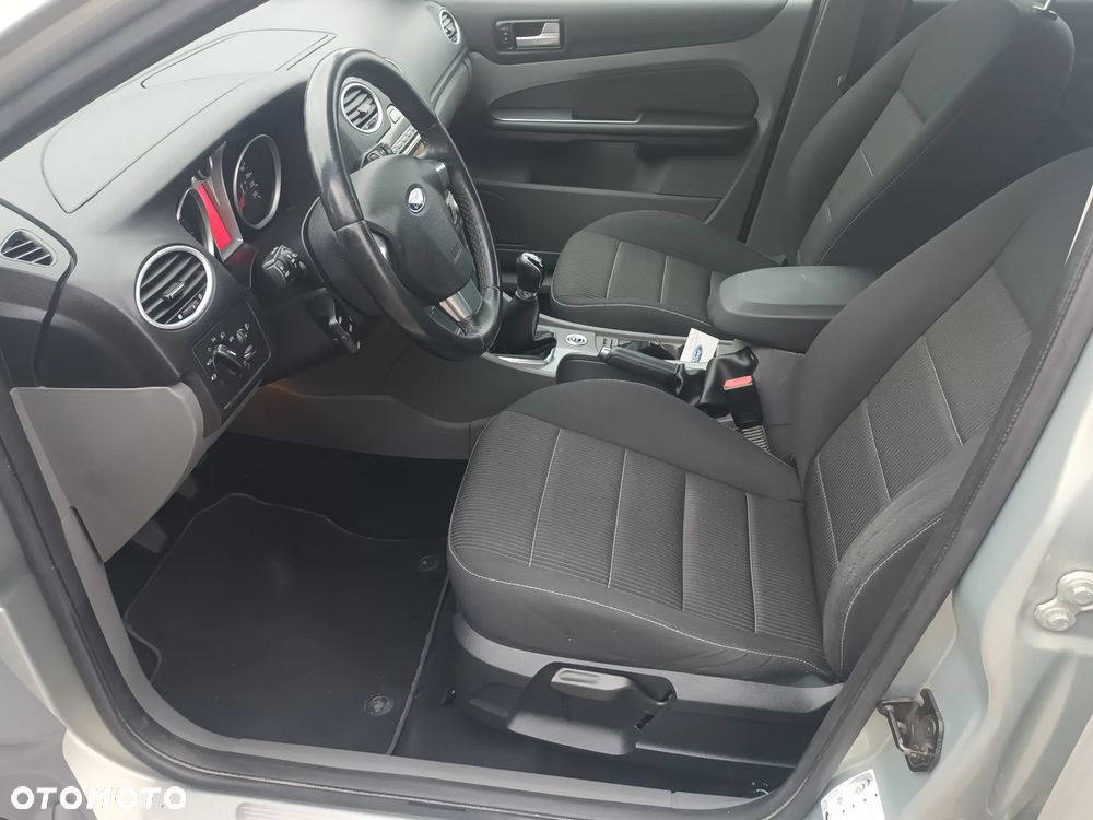 Ford Focus 1.6 16V Titanium - 21