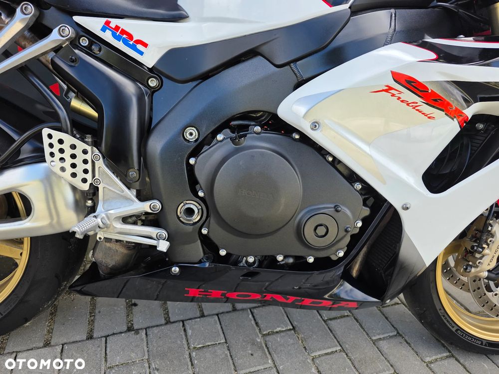 Honda CBR - 27