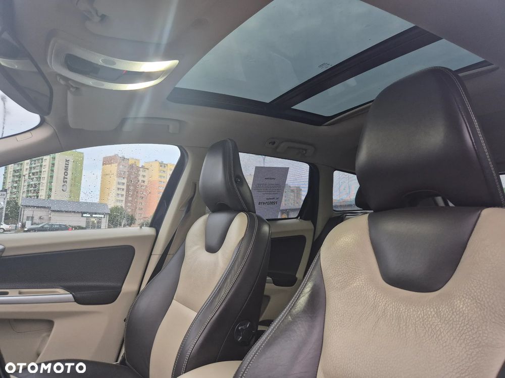 Volvo XC 60 D4 AWD Geartronic Summum - 9