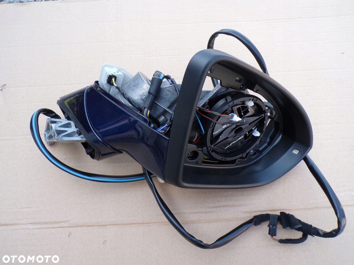OBUDOWA LUSTERKA PRAWEGO VW GOLF VII SPORTVAGON 518857508 J ORYGINAŁ - 1