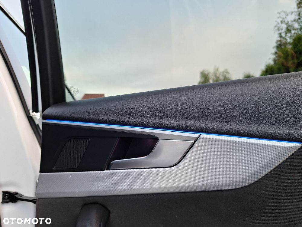 Audi A4 Avant 2.0 TDI DPF clean diesel Ambiente - 28