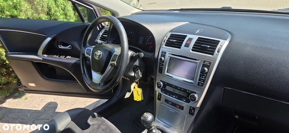 Toyota Avensis 1.8 Premium EU5 - 28