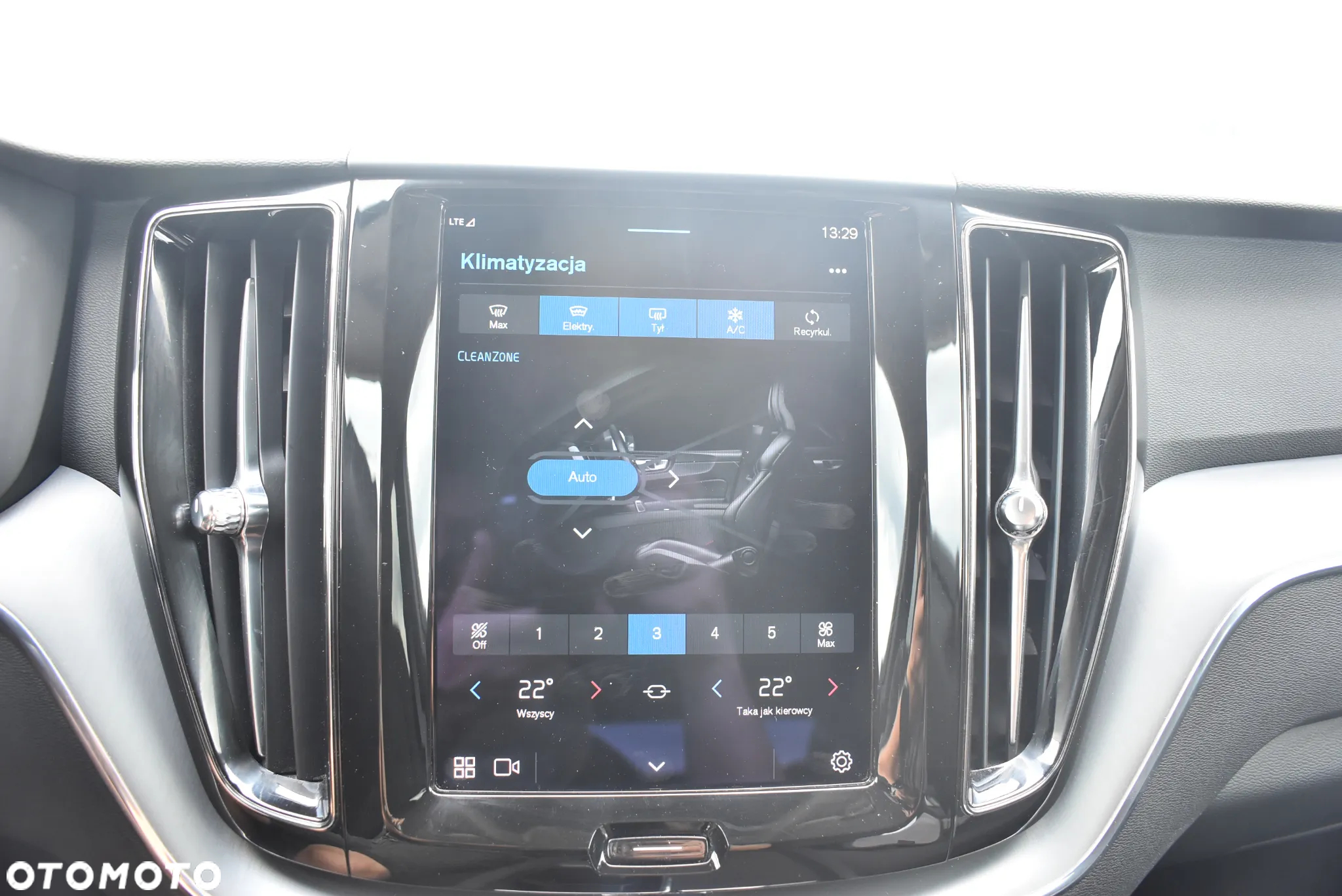 Volvo XC 60 B4 B Momentum Pro - 31