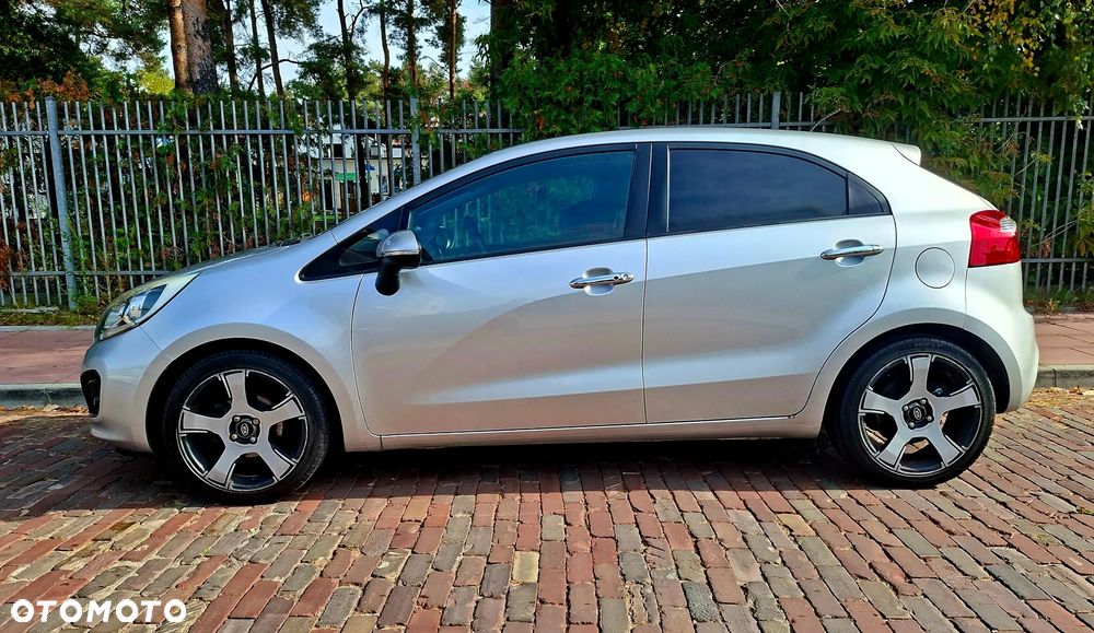 Kia Rio - 23