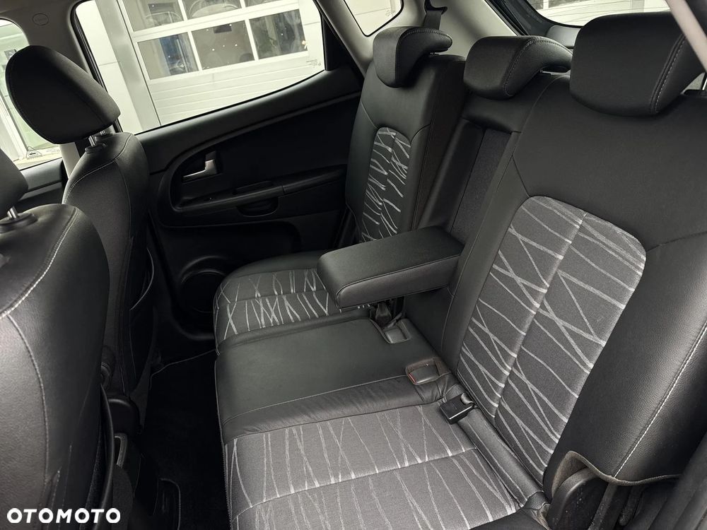 Kia Venga 1.6 Business Line - 16
