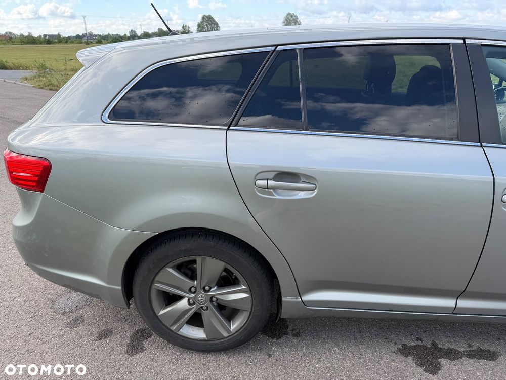 Toyota Avensis 2.0 D-4D Edition (2014) - 31