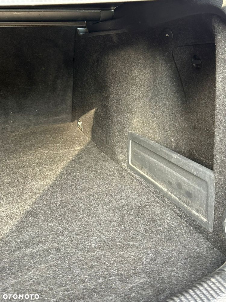 Volkswagen Passat 2.0 TDI Comfortline - 19