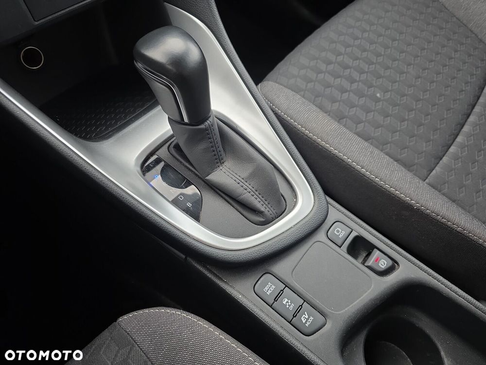 Toyota Yaris Hybrid 1.5 Comfort - 23