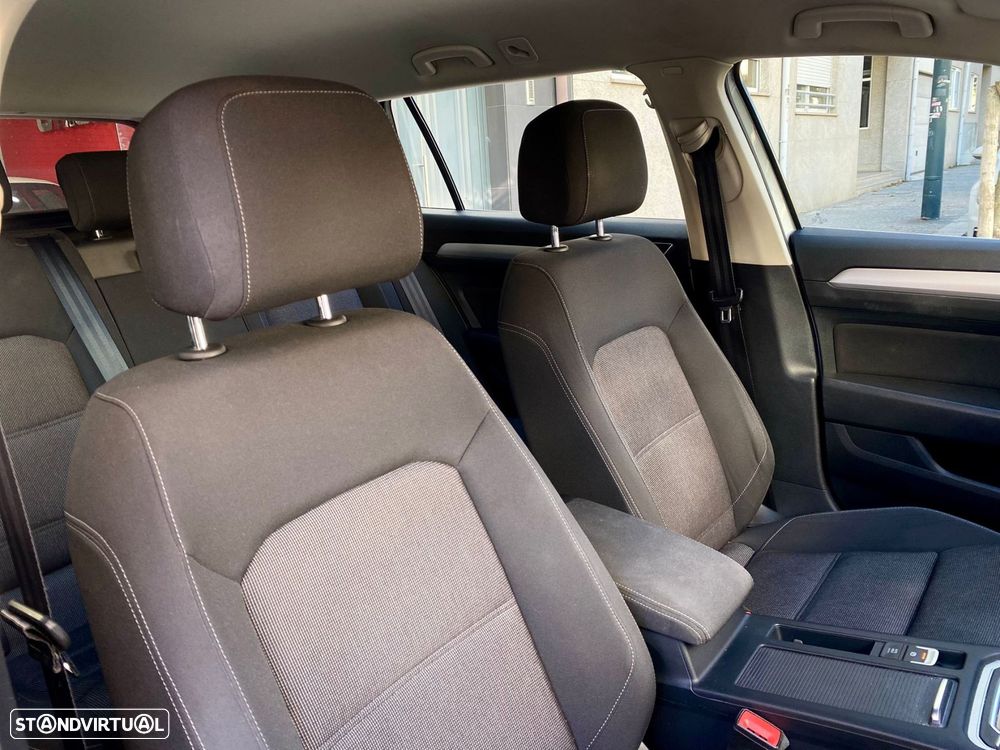 VW Passat Variant 2.0 TDI Confortline DSG - 21