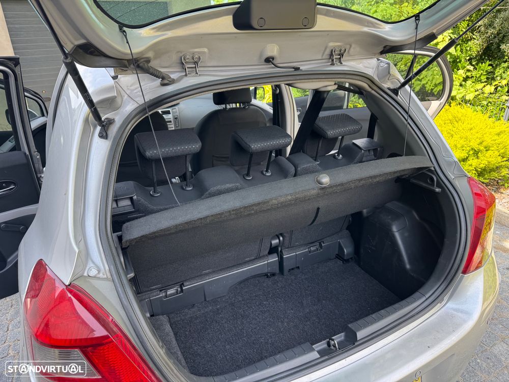 Toyota Yaris 1.4 D-4D Comfort+AC+VSC - 12