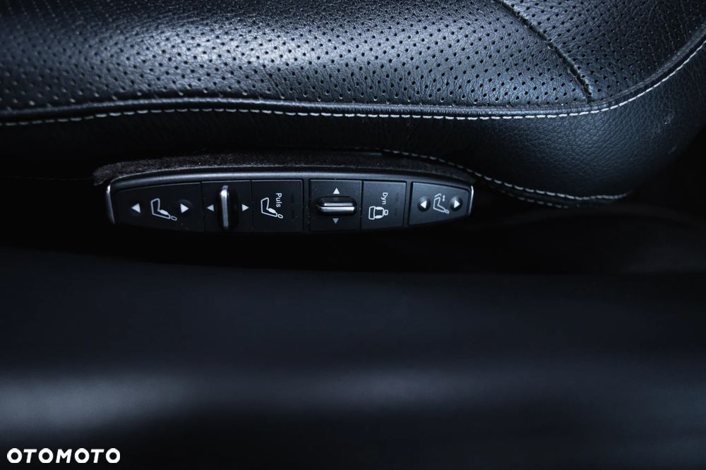 Mercedes-Benz CLS - 32