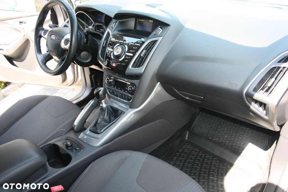 Ford Focus SW 1.6 EcoBoost S&S Titanium - 12