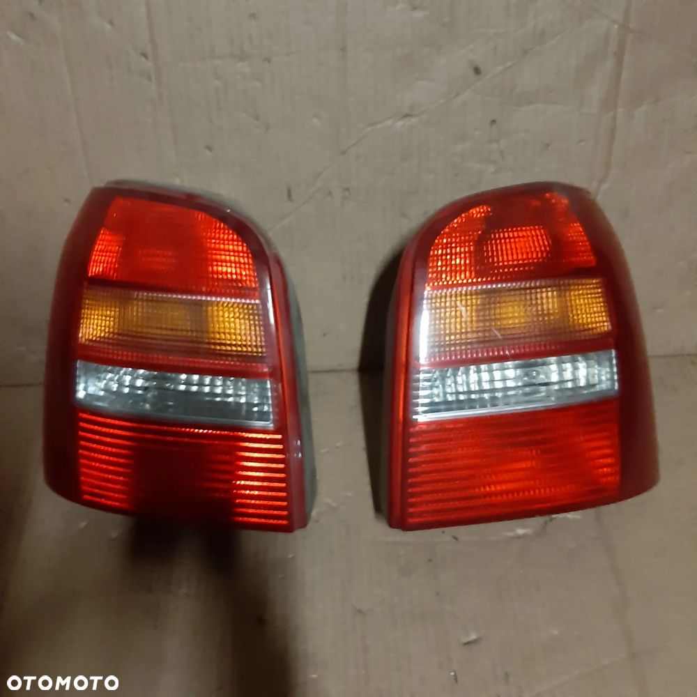 Lampa Tylna Lewa Audi A4 B5 Lift Kombi - 1