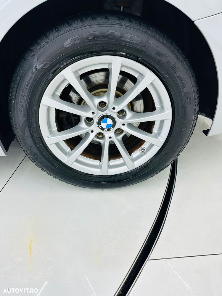 BMW Seria 3 318d DPF Aut. Edition Lifestyle - 9