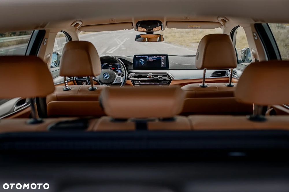 BMW Seria 5 530e - 29