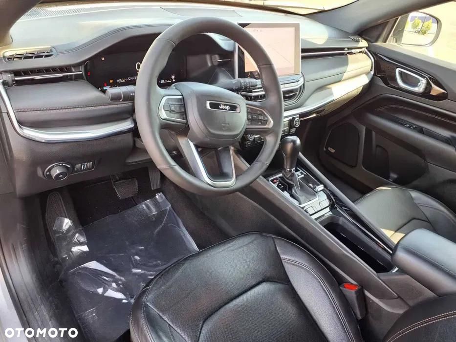Jeep Compass - 8