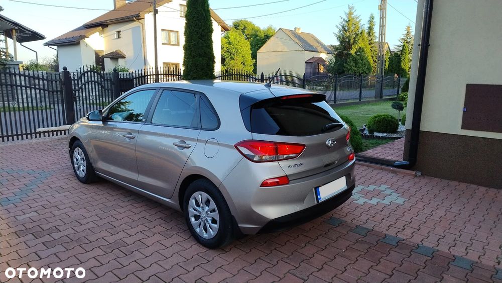 Hyundai i30 1.4 BlueDrive Go - 28