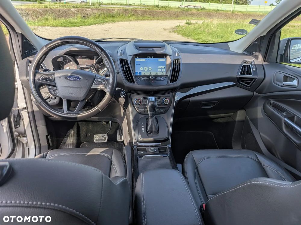 Ford Kuga 1.5 EcoBoost 4x4 Titanium - 32
