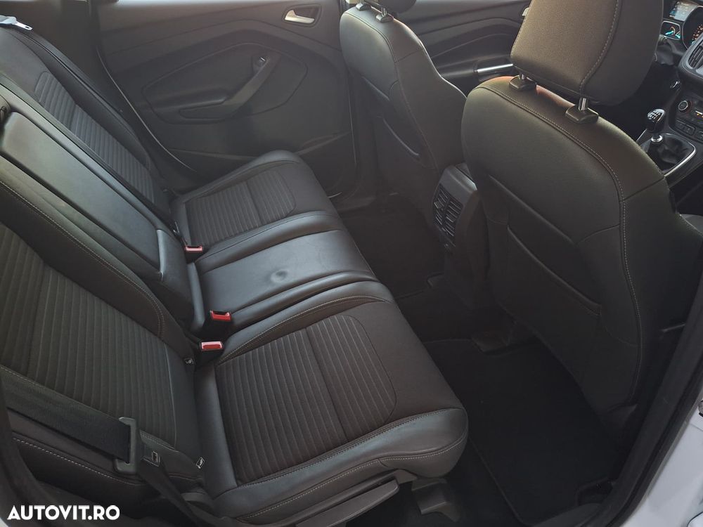 Ford Kuga - 13