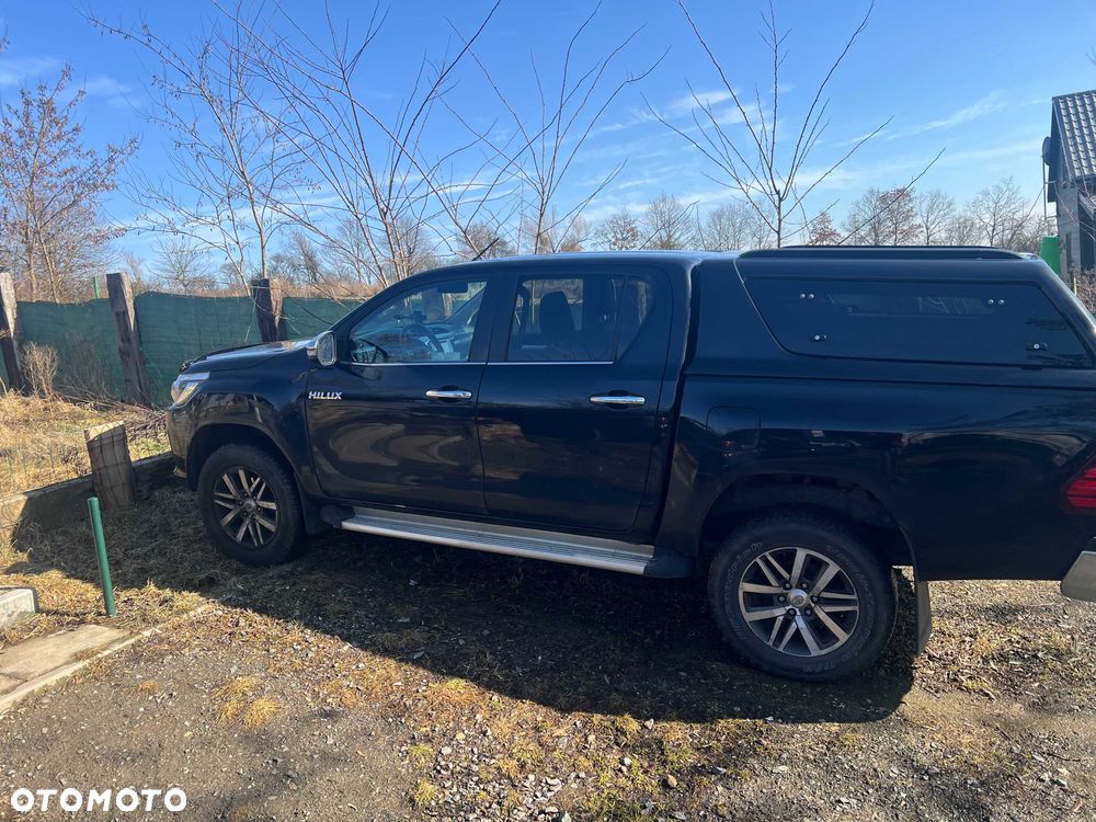 Toyota Hilux - 2